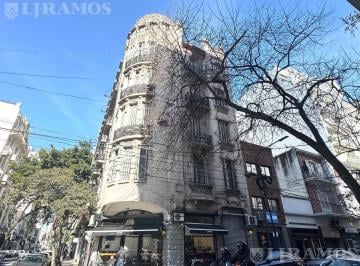Departamento · 140m² · 5 Ambientes · Dpto. Edificio Patrimonio Histórico - 140 m² - Muy Luminoso - 2 Piso