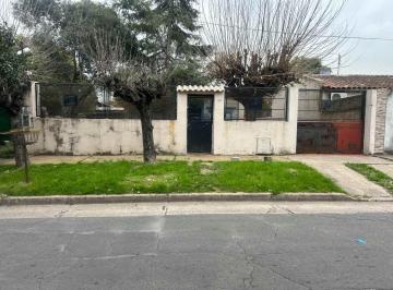 Casa · 174m² · 4 Ambientes · Venta Casa Castelar a Reciclar
