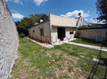 Casa · 72m² · 3 Ambientes · 1 Cochera · Casa Venta San Carlos