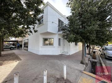 Departamento · 97m² · 8 Ambientes · 1 Cochera · Italia 1841