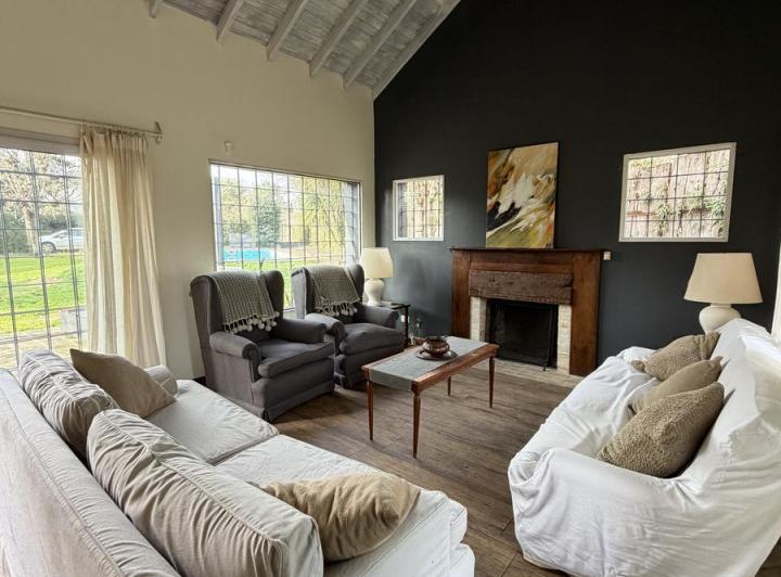 Casa · 876m² · 6 Ambientes · 3 Cocheras