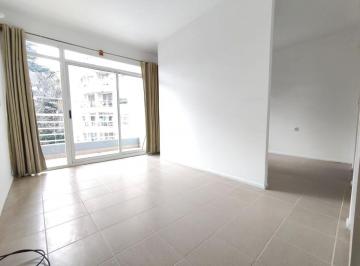 Departamento de 2 ambientes, Flores · Precioso y Cómodo Ambiente Dividido - Balcón