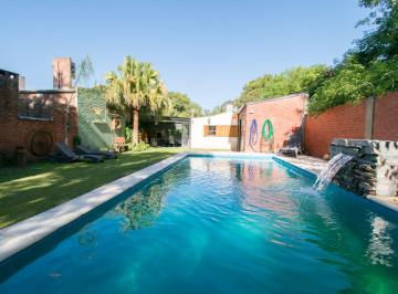 Casa · 124m² · 4 Ambientes · 1 Cochera · Alquiler Permanente Quinta en Altos del Sauce