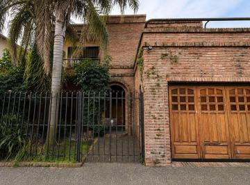 Casa · 186m² · 7 Ambientes · 2 Cocheras · Casa en Venta Hurlingham