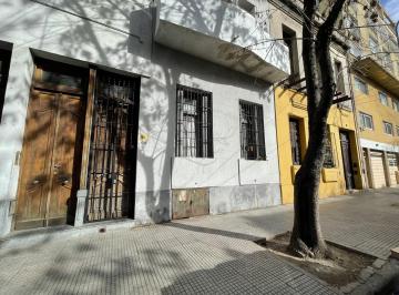 PH · 164m² · 6 Ambientes · PH en Balvanera con Entrada Independiente (A Reciclar)
