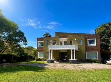 Casa de 10 ambientes, Mendiolaza · Casa en Alquiler Country 4 Hojas