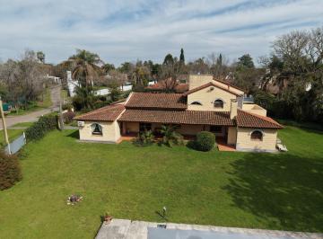 Casa · 304m² · 7 Ambientes · 2 Cocheras · Casa en Barrio Brigadier López