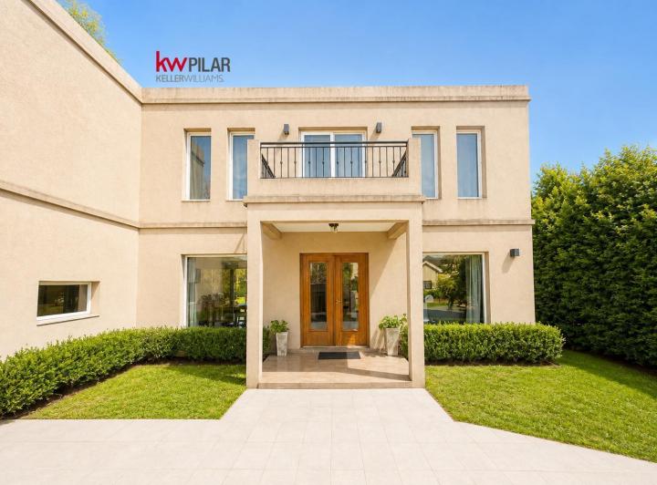 Casa · 250m² · 5 Ambientes · 7 Cocheras