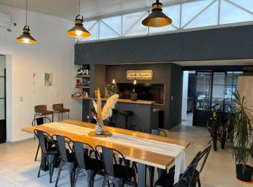 Casa · 257m² · 4 Ambientes · 2 Cocheras · Venta Casa 2 Dorm en Barrio Talleres o con Pileta