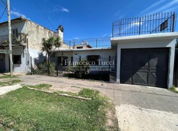 Casa · 196m² · 4 Ambientes · 1 Cochera · Casa en Venta 4 Ambientes en Moreno
