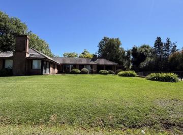 Casa · 190m² · 4 Ambientes · 3 Cocheras · Venta Casa Los Cardales Country Club. Doble Lote Al Golf.