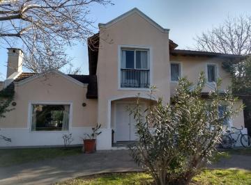 Casa · 210m² · 6 Ambientes · 3 Cocheras · Venta Casa - Pilar - Barrio Cerrado Buen Retiro - 6 Ambientes Aislado Pero Conectado 220 m²