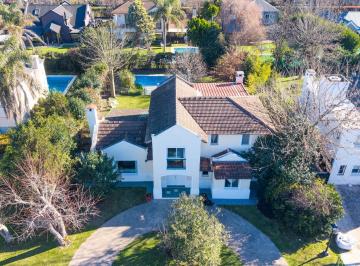 Casa · 210m² · 6 Ambientes · 3 Cocheras · Venta Casa - Pilar - Barrio Cerrado Buen Retiro - 6 Ambientes Aislado Pero Conectado 220 m²