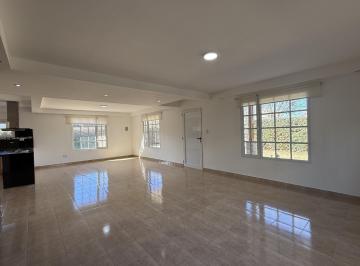 Casa · 172m² · 5 Ambientes · Casa en Plottier