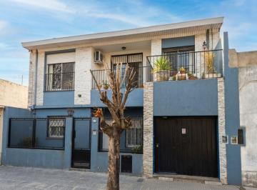 PH · 133m² · 4 Ambientes · 1 Cochera · Venta PH 4 Ambientes - Carapachay