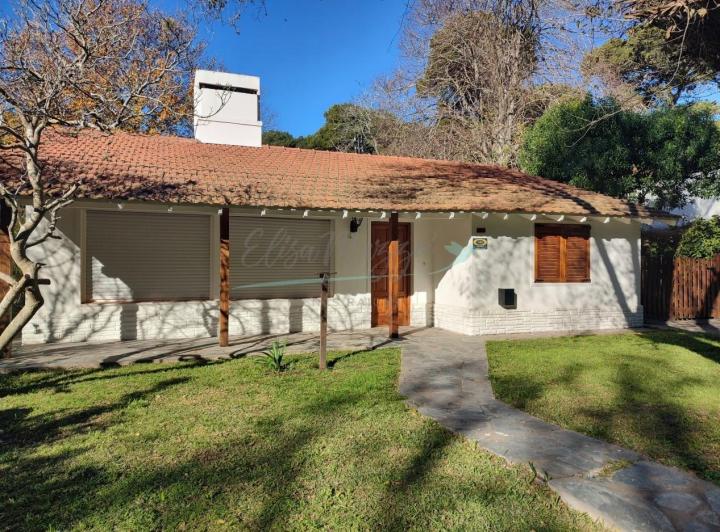 Casa · 140m² · 4 Ambientes · 1 Cochera