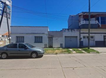Casa · 82m² · 3 Ambientes · 1 Cochera · Propiedad Ezpeleta Este Ideal Primera Vivienda/desarrollador