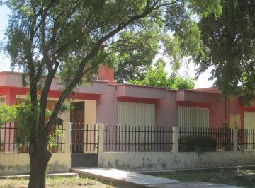 Casa · 220m² · 9 Ambientes · 1 Cochera · Casa 3 Dorm. Venta Vista Flores Valle de Uco