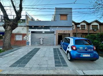 Casa · 108m² · 5 Ambientes · 1 Cochera · Casa con Local y Garage Al Frente - Irigoyen 4091