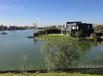 Casa · 190m² · 5 Ambientes · 4 Cocheras · Casa en Venta en El Canton Norte a La Laguna con Piscina