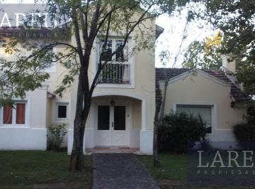 Casa · 210m² · 4 Ambientes · Casa en El Barrio Privado Buen Retiro