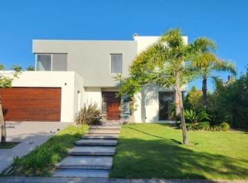 Casa · 400m² · 6 Ambientes · 3 Cocheras · Casa en Nordelta