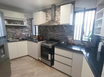 Casa · 129m² · 3 Ambientes · 1 Cochera · Casa en Venta 2 Dorm. Marques de Sobremonte.