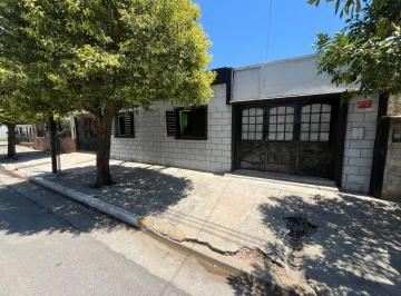 Casa · 165m² · 6 Ambientes · 1 Cochera · Venta Casa con Departamento en Villa El Libertador