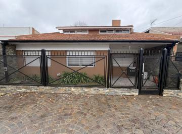 Casa · 145m² · 4 Ambientes · Casa en Alquiler 4 Ambientes en Adrogue