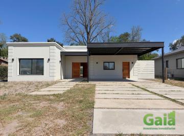 Casa · 800m² · 4 Ambientes · 2 Cocheras · Casa en Venta en Jardines de San Lorenzo M9 L6