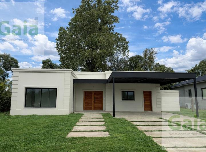 Casa · 800m² · 4 Ambientes · 2 Cocheras