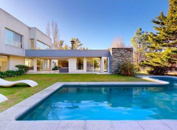Casa · 370m² · 5 Ambientes · 2 Cocheras · Casa en Venta Gran Bell I