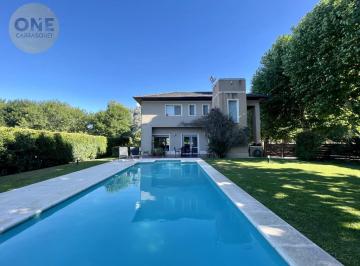 Casa · 250m² · 5 Ambientes · Casa en Venta en Haras del Sur I