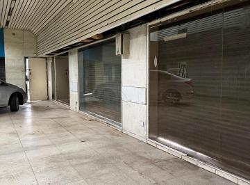 Local comercial · 209m² · Alquiler Local Comercial Carabobo 900 en Esquina