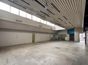 Local comercial · 209m² · Alquiler Local Comercial en Flores Esquina