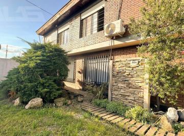 Depósito · 600m² · 3 Ambientes · 10 Cocheras · Depósito en Venta Sobre Lote de 1.200 m² en Ituzaingó Sur