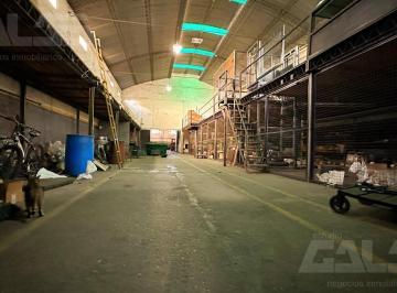 Depósito · 600m² · 3 Ambientes · 10 Cocheras · Depósito en Venta Sobre Lote de 1.200 m² en Ituzaingó Sur