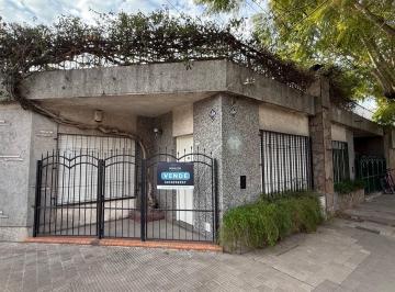 Casa · 62m² · 5 Ambientes · 1 Cochera · Casa en Venta Perez