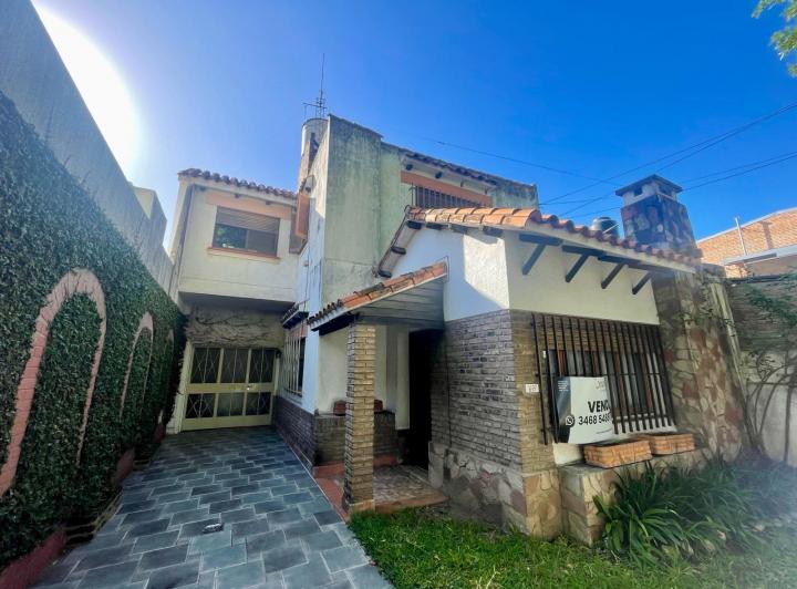 Casa · 205m² · 6 Ambientes · 3 Cocheras