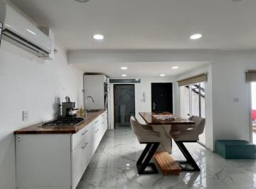 Casa · 130m² · 6 Ambientes · Casa en de Pasillo en Venta