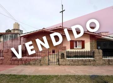 Casa · 3 Ambientes · 1 Cochera · Casa en La Falda