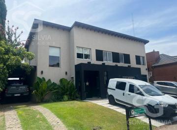 Casa · 265m² · 5 Ambientes · 4 Cocheras · Casa en Venta 5 Ambientes Altos del Sol
