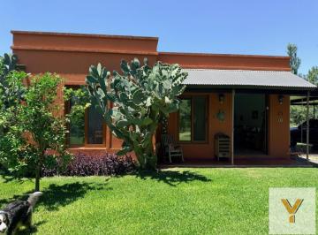 Casa · 237m² · 4 Ambientes · 2 Cocheras · Casa en Venta - 3 Dorm. 3 Baños - General Rodríguez