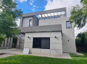 Casa · 448m² · 9 Ambientes · Casa en Venta en El Yacht, Nordelta, Tigre