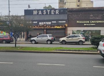 Local comercial · 288m² · 1 Ambiente · Local en Alquiler en Floresta Sobre Av Rivadavia Excelente Zona