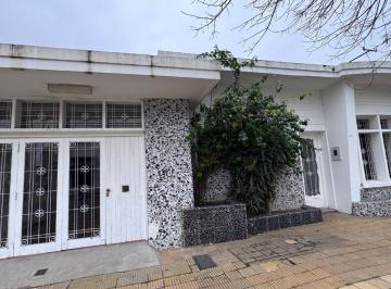 Casa · 120m² · 4 Ambientes · 1 Cochera · Se Alquila Casa 2 Dorm. en Reconquista S. Fe