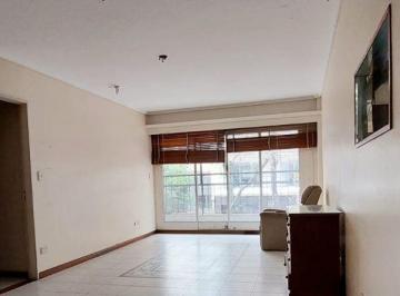 Departamento de 4 ambientes, Colegiales · Departamento en Venta Para Reciclar en Belgrano – 3 Dorm., Balcón y Patio