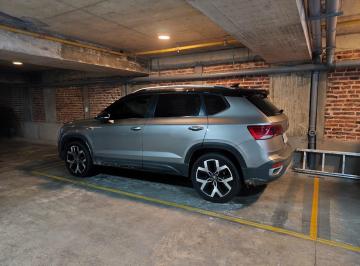 Garage , Caballito · Cochera Techada y Fija en Caballito