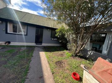 Casa · 100m² · 4 Ambientes · 1 Cochera · Venta Casa 4 Ambientes Oportunidad Country Roda Bajas Expensas Parrilla Jardin