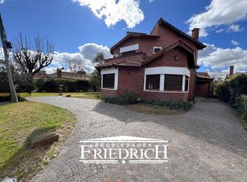 Casa · 130m² · 3 Ambientes · 2 Cocheras · Casa en Venta en Banco Provincia